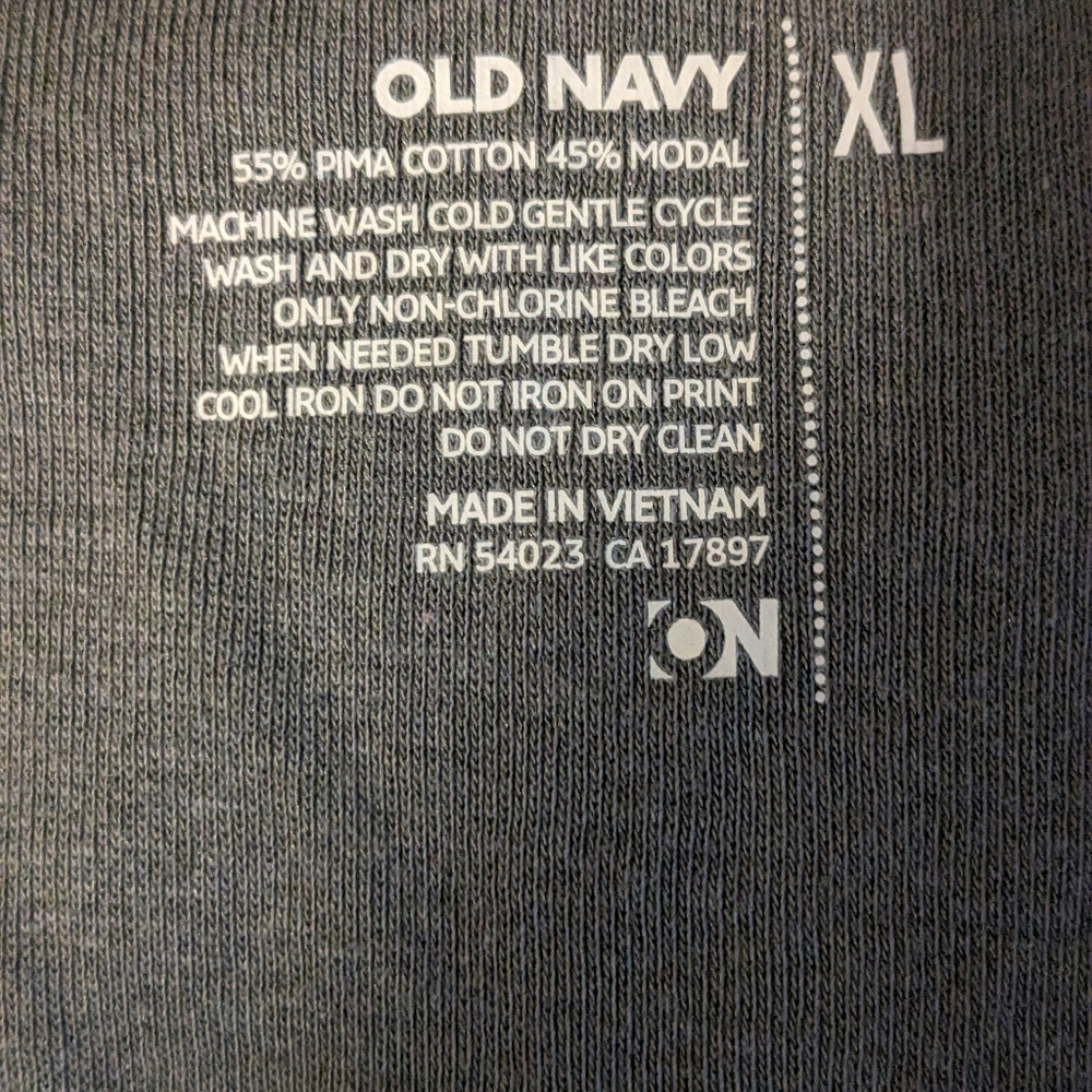 Old Navy scoop neck t-shirt - Picture 2 of 3